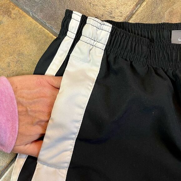 Nike Black White Athletic Pull-on Elastic Shorts Small - Picture 10 of 10
